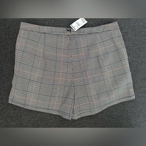 Tilly’s plaid shorts